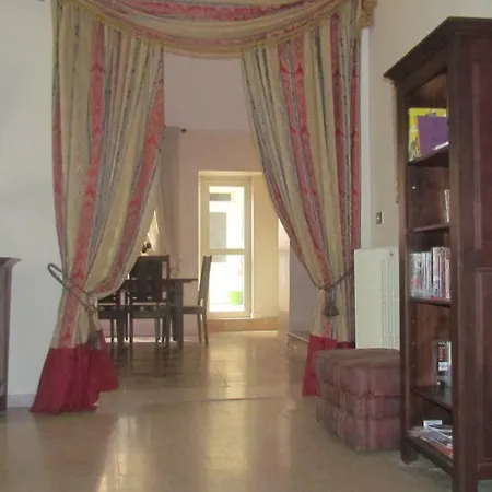Lovely Spacious 公寓